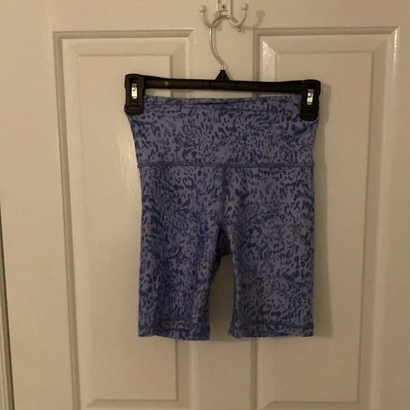 Womens Athleta Elation Printed 7” short, never worn. Women’s XXS. - Picture 4 of 4